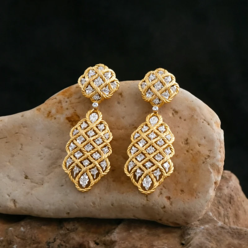 Modische Glänzende Synthetische Zirkonia Hohlgitter-Anhänger-Ohrringe für Damen Eleganter Luxuriöser Bankett-Festival-Schmuck Accessoires Image