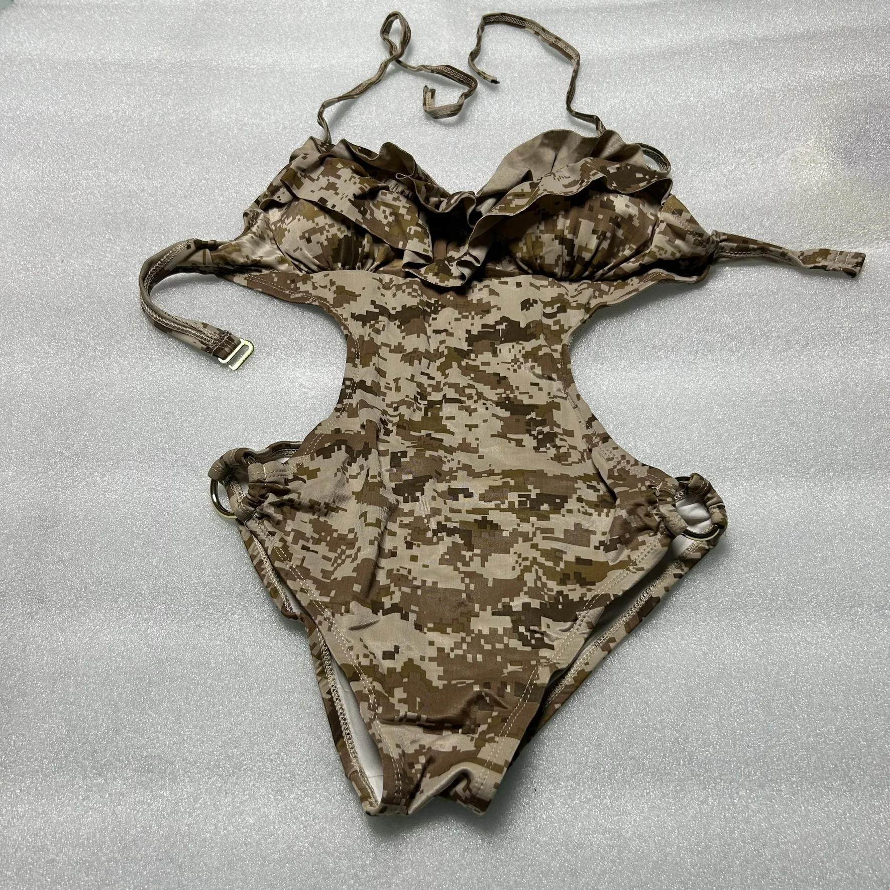 Outdoor-inspirierter MARPAT-Camouflage-Print-Einteiler-Badeanzug, sexy, taktischer Stil, aktive Strandmode Image