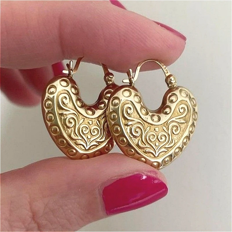 Exquisite handgeschnitzte strukturierte vergoldete baumelnde Ohrringe für Damen, modischer herzförmiger Anhänger, Bankett, Hochzeit, Schmuck, Kunsthandwerk Image