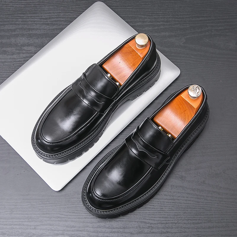 Klassische modische Herren-Loafer in Schwarz und Pink, flache Herrenschuhe mit dicker Sohle, rutschfest, hochwertige Lederschuhe für Herren, Größe 38-44.