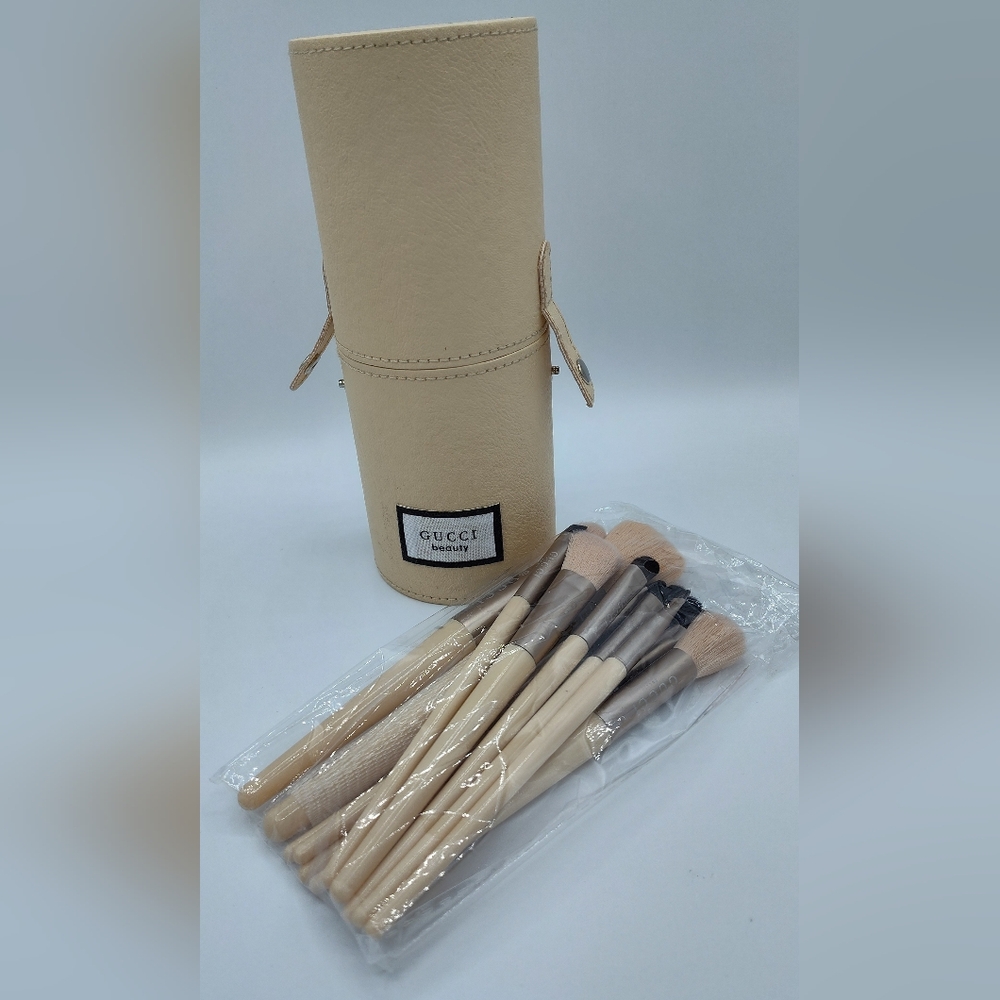 Gucci Makeup | Best In Beauty Host Pickgucci Beauty Full-Size 11pc Brush Set W/Holder Nip | Color: Black/Cream | Size: Os