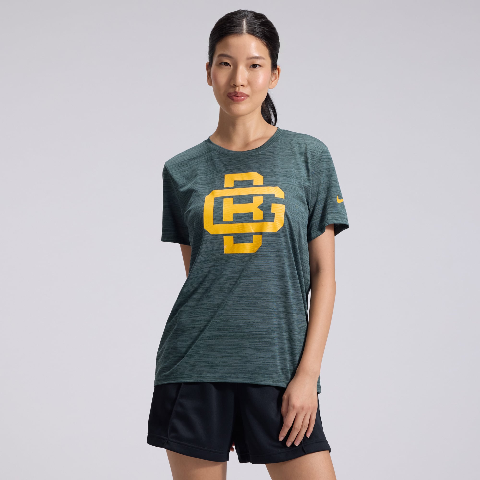 Nike Damen-T-Shirt aus der Green Bay Packers 2026 Rivalries Collection, Modell Sideline Velocity Dri-FIT, grün