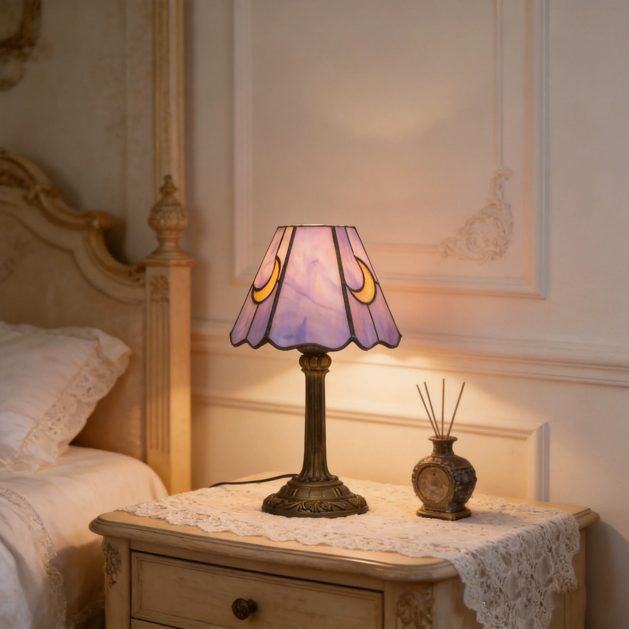 Tiffany Lila Mond Buntglaslampe Kleine Nachttischlampen für Wohnzimmer Schlafzimmer Studentenwohnheim Küche Heimdekoration Geburtstagsgeschenk