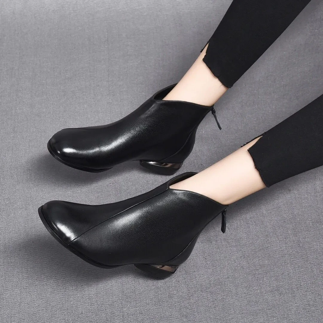 Mode Damen Stiefeletten weiche Sohle weibliches Leder kurzer Stiefel neue Herbst Winter warme Plüsch Stiefeletten mit niedrigem Absatz Damenschuhe