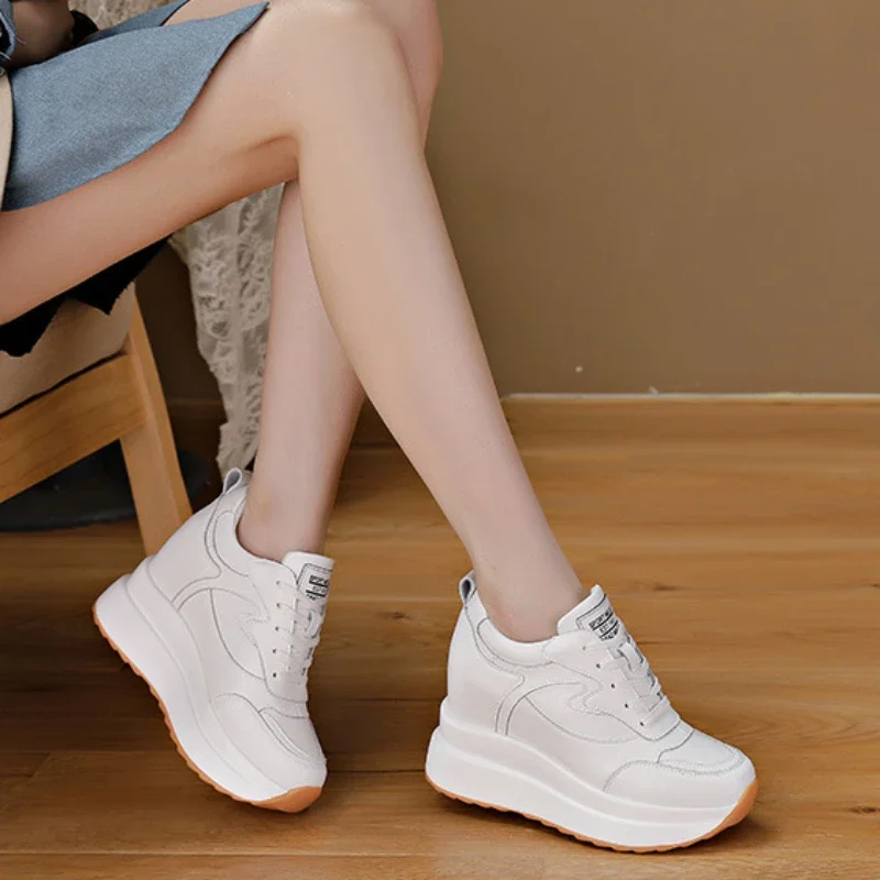 Keil Heels Frauen Turnschuhe Leder Wanderschuhe Interne Höhe Erhöhen 10 cm Weibliche Casual Schuhe Herbst Neue Frauen Schuhe Plüsch