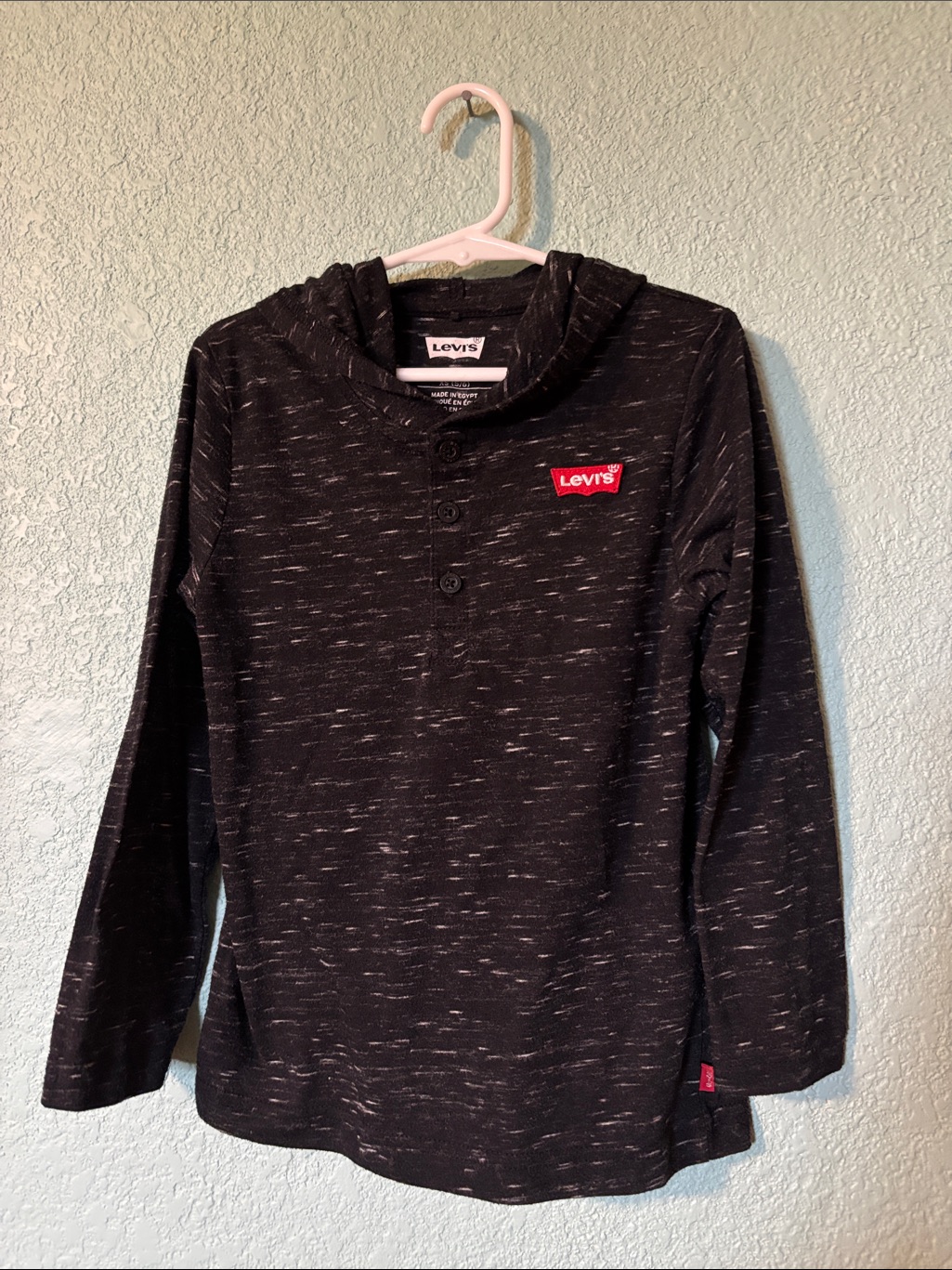 Levi's Shirts & Tops | Levi's Kids Black Heather Hooded Long Sleeve Henley Shirt Boys Size Xs 5/6 Good | Color: Black/White | Size: Xsb