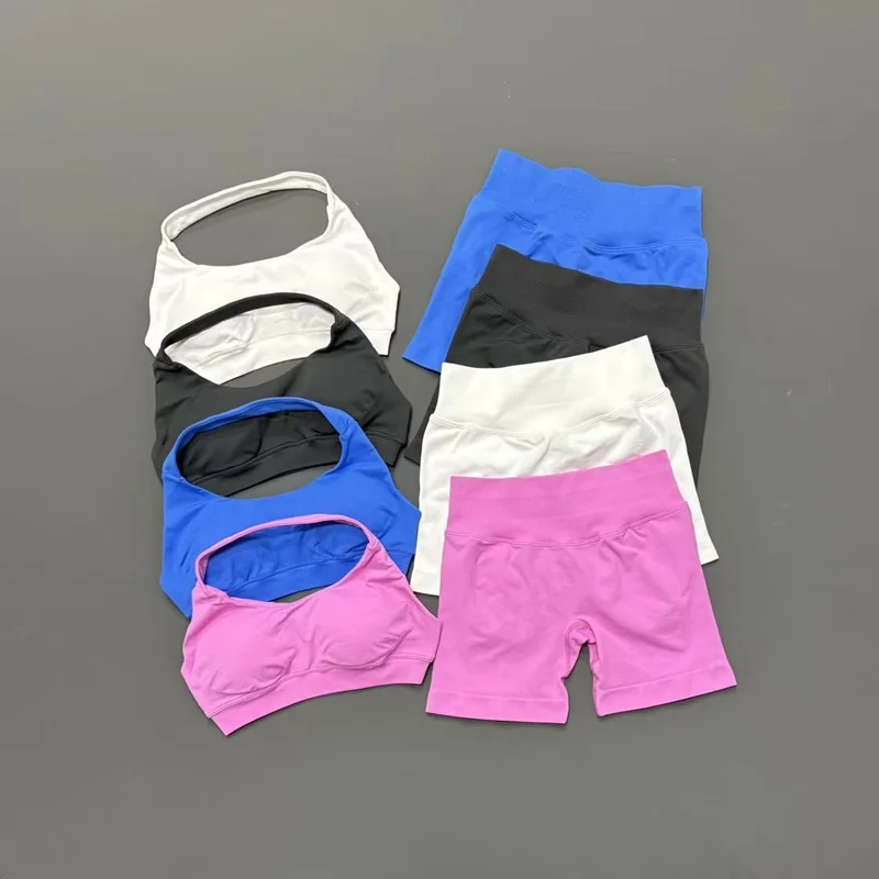 Ensemble de sport 2 pièces pour femmes, soutien-gorge de sport dos nu, short de yoga à séchage rapide, short de sport extensible, vêtements de sport pour la course à pied, le fitness et le pilates.