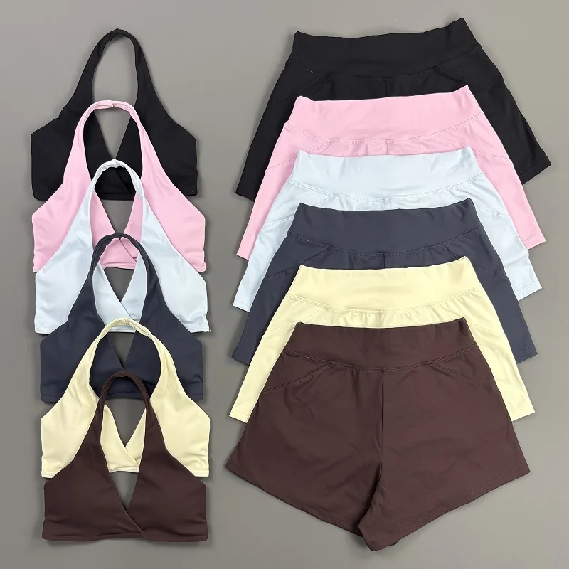 Ensemble de sport pour femmes en 2 pièces, soutien-gorge de sport à bretelles et col en V avec rembourrage, short de yoga à séchage rapide et très extensible, idéal pour la salle de sport, la course, le fitness et le cyclisme.