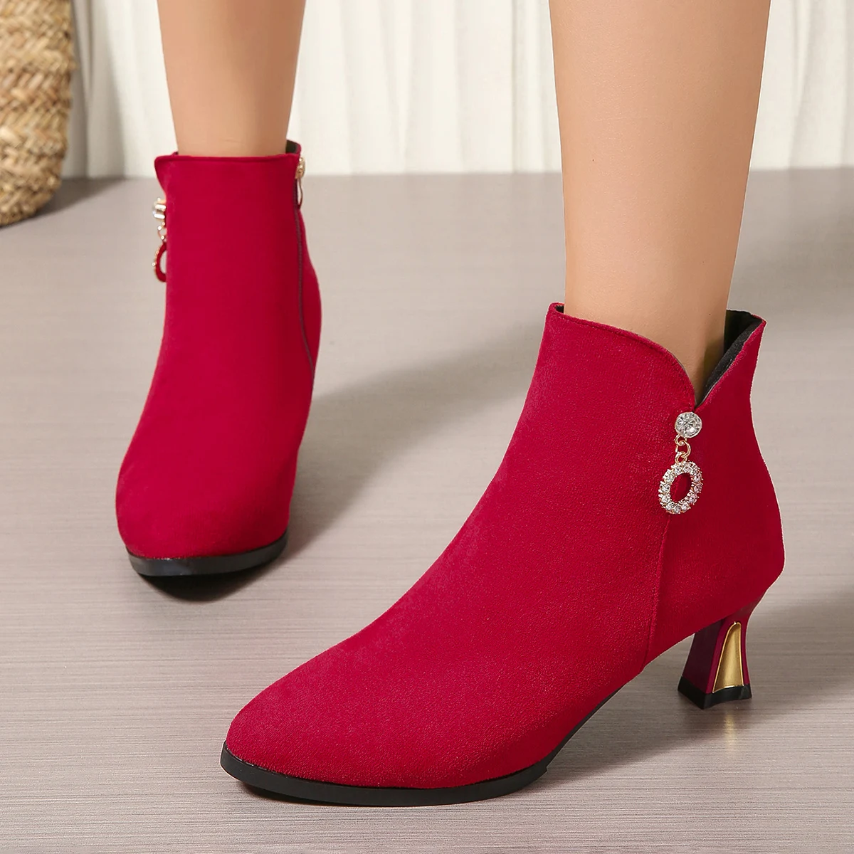 Schwarze Spitze Stiefeletten Herbst Winter Warme Stiefeletten mit Absatz für Damen Trend 2026 Bequeme und Elegante Kurze Damenschuhe