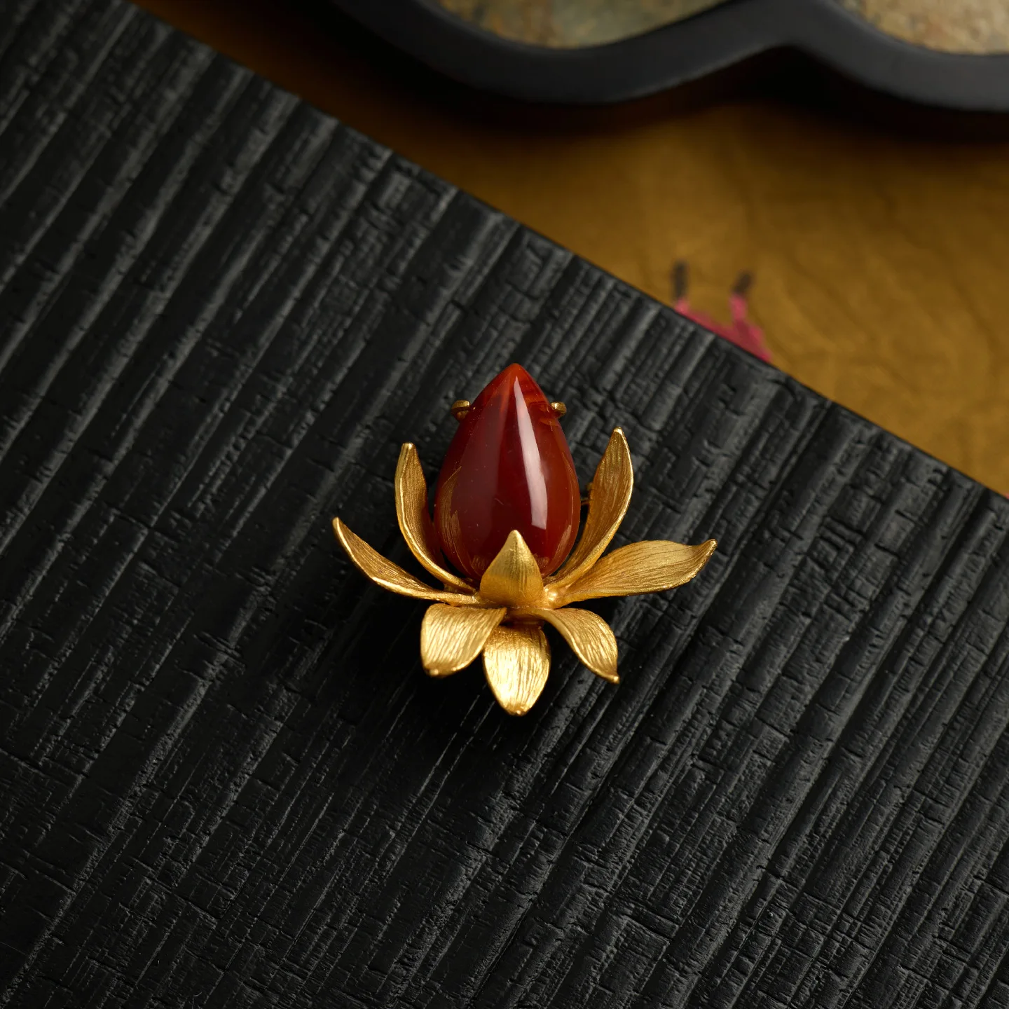 Lotus-Achat-Brosche, Nanhong-Achat aus 925er Silber, elegantes Lotus-Design, Edelstein-Schmuck, Geschenk