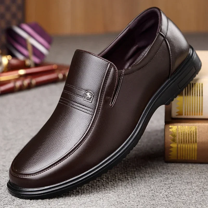 Handgefertigte Herrenschuhe aus echtem Leder, Slipper, Business-Casual-Schuhe, klassische, weiche Lederschuhe, atmungsaktive Herrenschuhe, flache Schuhe.