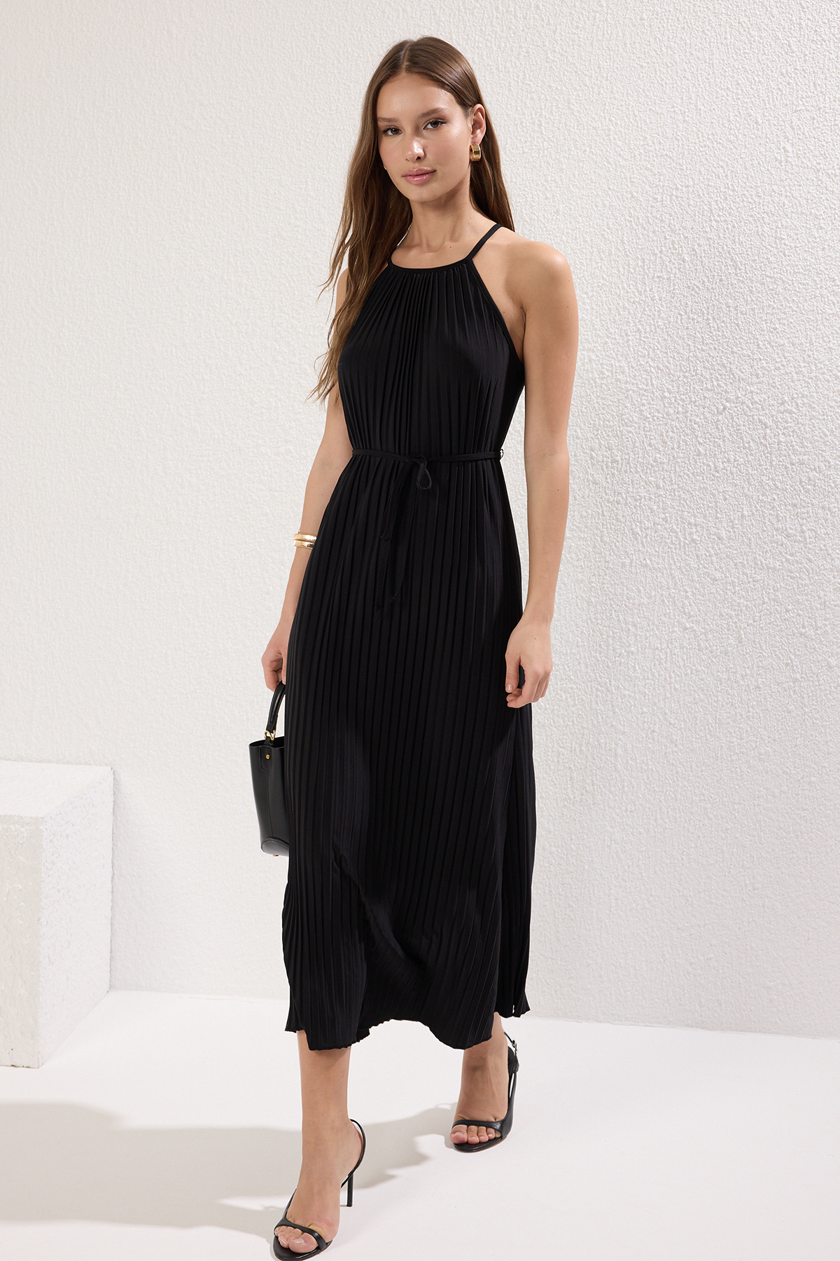 Trendyol TRENDYOLMİLLA ärmelloses Maxikleid, Skater-Schnitt - Schwarz