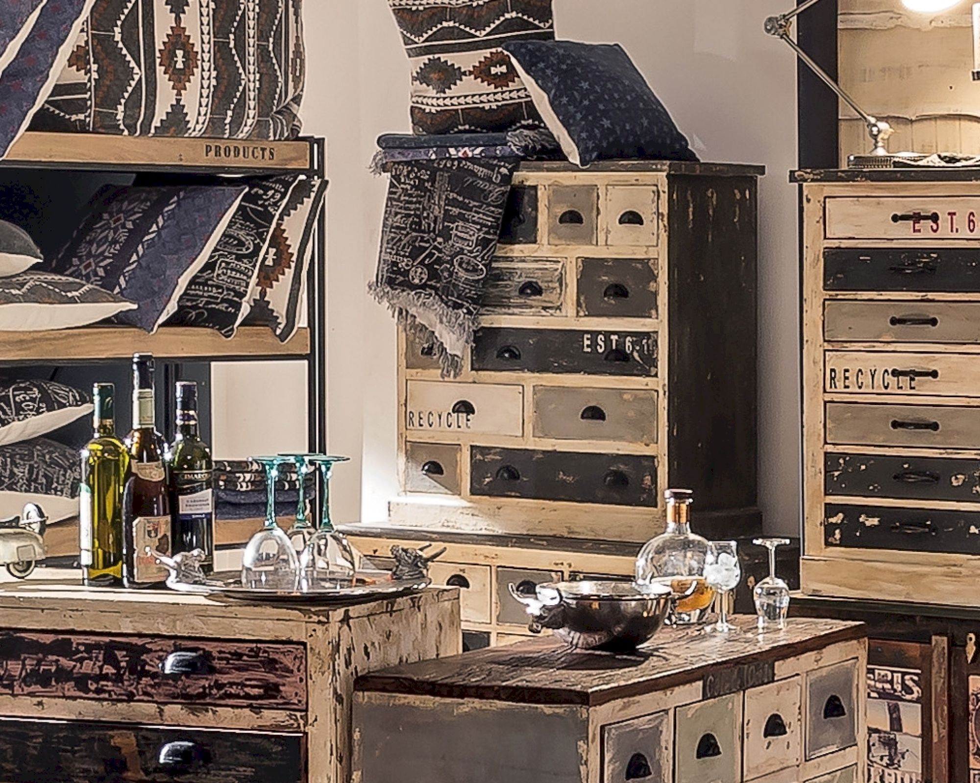 Taste of India Unikat Schubladenkommode 8 vintage schwarz und weiss