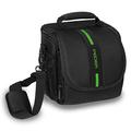 PEDEA DSLR-Kameratasche *Essex* Fototasche für Spiegelreflexkameras mit wasserdichtem Regenschutz, Tragegurt und Zubehörfächern, Gr. M schwarz/grün