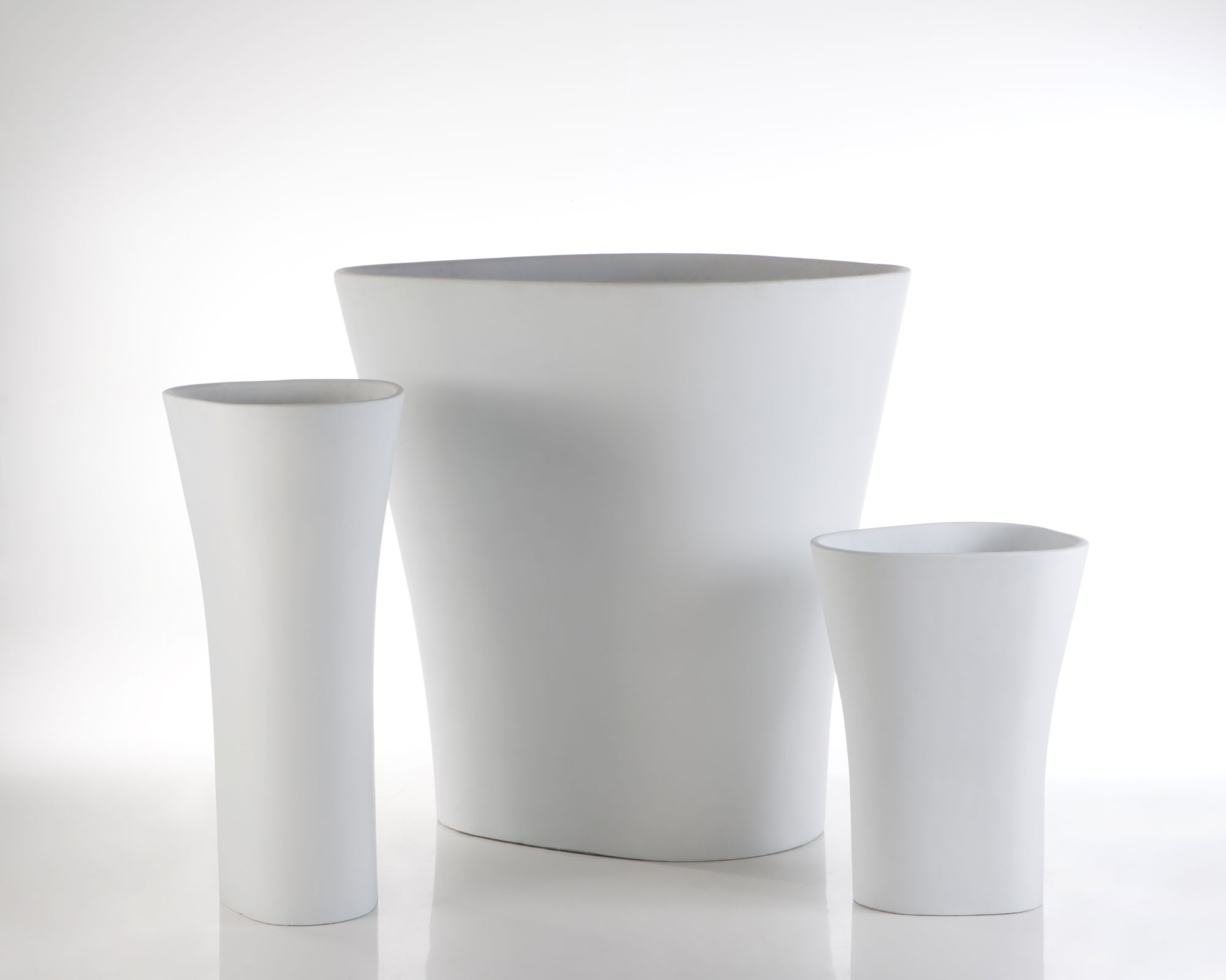 Vondom »BONES« Outdoor Pflanzengefäss M / Basic Matt / Beige / B 46 x H 100 x T 55 cm Image
