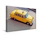 Calvendo Premium Textil-Leinwand 45 cm x 30 cm Quer, Klassiker: Ein Checker Yellow Cab in New York | Wandbild, Bild auf Keilrahmen, Fertigbild auf Echter Yellow Cab, New York, USA Orte Orte