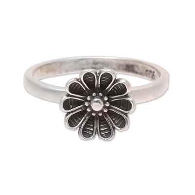Daisy Appeal,'Daisy Flower Sterling Silver Cocktail Ring from India'
