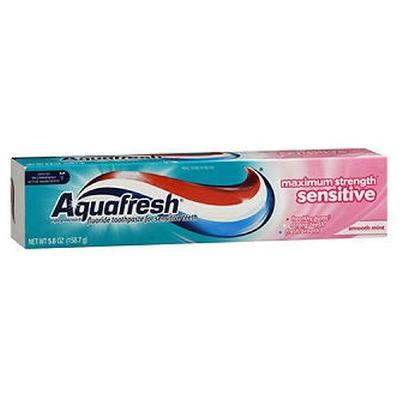 Aquafresh Maximum Strength Sensitive + Gentle Whitening Toothpaste, Smooth Mint 5.6 oz (Pack of 3)